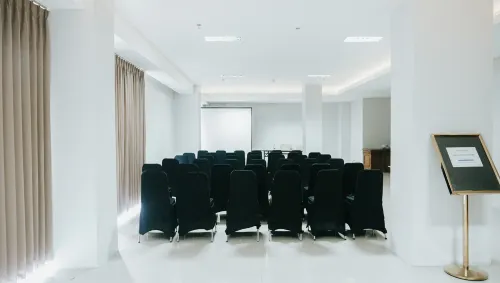 Ascent Premiere Pasuruan Fasilitas Bisnis Photos