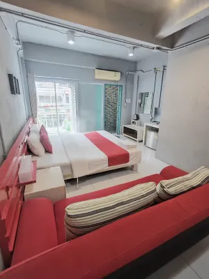 Madam House Patong Kamar Photos