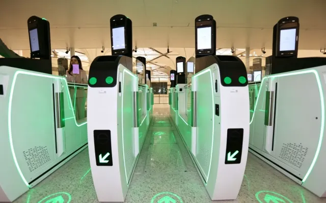 全新「三道門」閘機通關流程