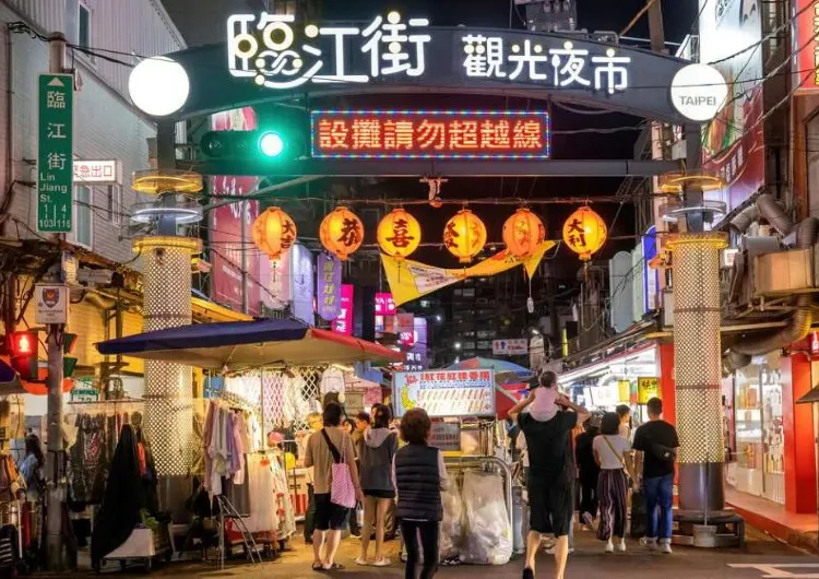 臨江街夜市美食推薦2026|通化街必吃12家小吃、米其林推薦、信義安和站交通與營業時間攻略