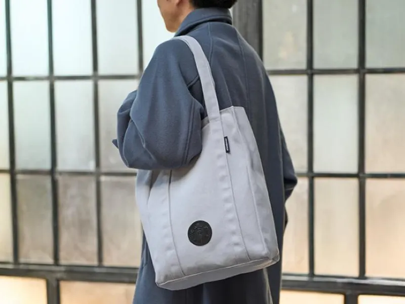 スタバ福袋2026】11月4日抽選エントリー開始！中身・価格・購入方法