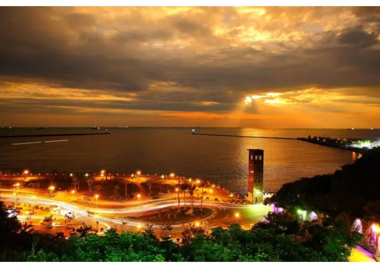 【高雄日帰りツアー】2025年の高雄の見どころを全紹介! 15の主要観光スポットと高雄のグルメを一度に満喫