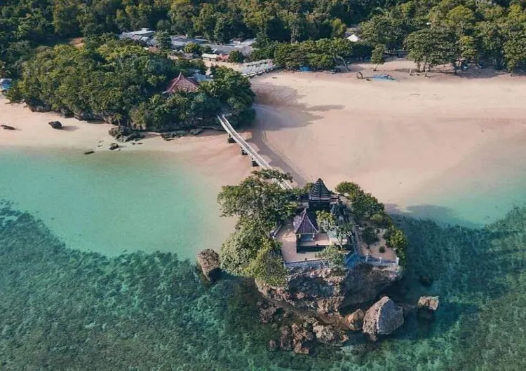 10 Tempat Wisata Malang yang Wajib Kamu Kunjungi (Pantai, BNS & Night Paradise)
