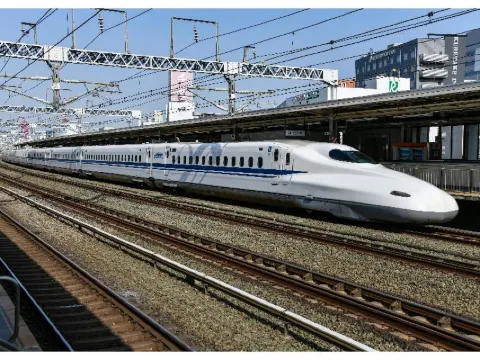 新幹線の混雑予想2026】新幹線の空いている時間はいつ？年末年始期間