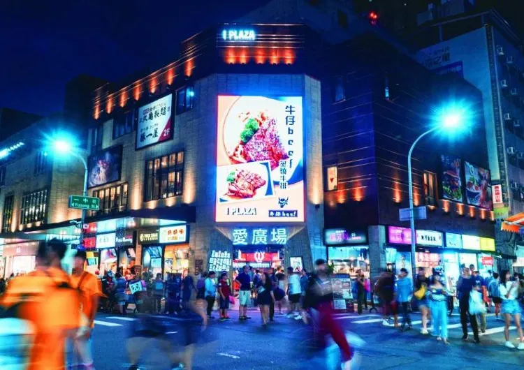 一中街夜市美食推薦2026|台中一中商圈必吃13家雞排與小吃、交通停車與營業時間攻略