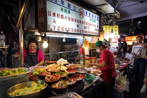 胡記米粉湯 粗米粉配黑白切