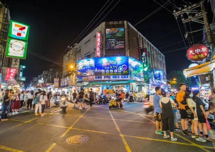 中原夜市美食推薦2026|中原大學旁必吃10家排隊小吃、交通停車、營業時間與逛法攻略