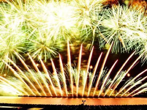 淀川花火大会2025】10月18日開催!第37回なにわ淀川花火大会