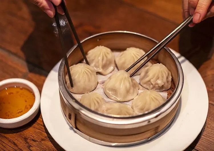 11 เมนูเด็ดที่คนท้องถิ่นแนะนำ อาหารเซี่ยงไฮ้พร้อมพิกัด