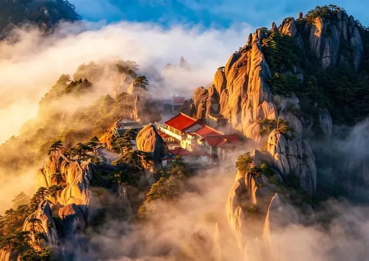 Huangshan Yellow Mountain: Tickets, Cable Cars and Trails 2026