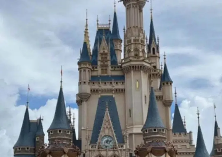 ディズニーランド42周年オタクの効率的に回る８つの攻略法