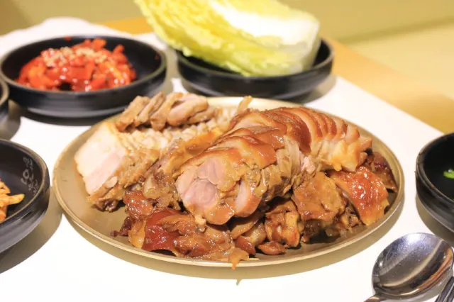 滿足五香豬蹄(만족오향족발)