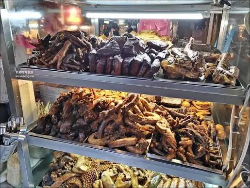 梁記滷味 米其林指南點名的老攤