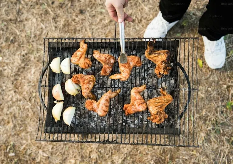 Куда поехать на шашлыки на майские праздники в Москве 2026 : лучшие парки для отдыха