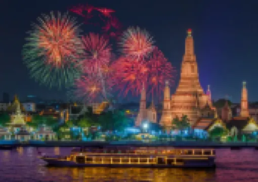 2026 태국 새해전야 카운트다운 | 방콕, 치앙마이, 파타야 불꽃놀이 축제 교통 통제 정보 & 태국 리버뷰 호텔 추천