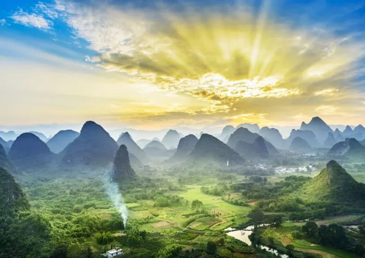 คู่มือครบถ้วนสำหรับสถานที่ท่องเที่ยวต้องห้ามพลาดในประเทศจีน