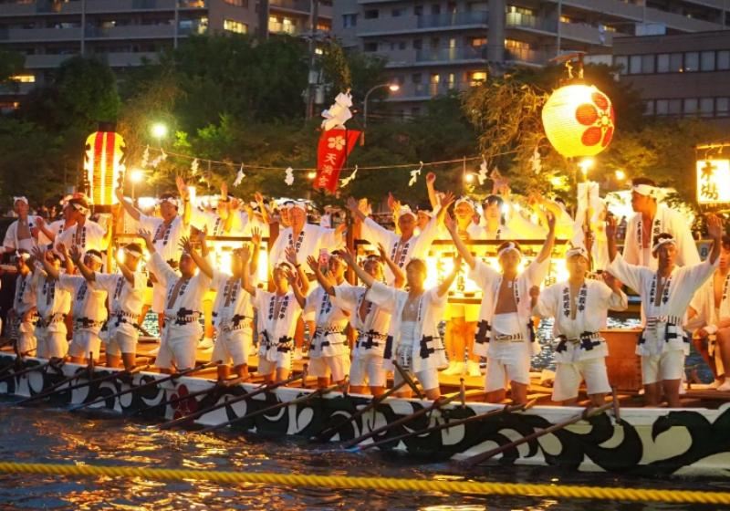 【天神祭2026】7月24日・25日開催！奉納花火・屋台・日程・交通規制