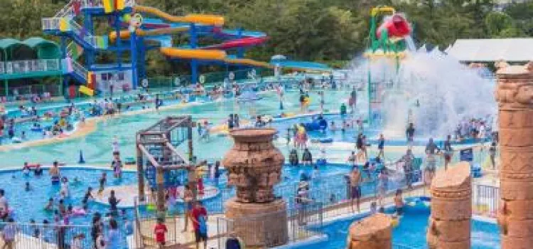 プール 2026】家族で楽しめる全国大型プール10選! 夏の思い出づくりに！