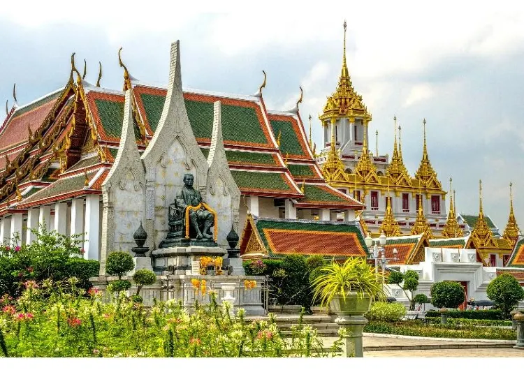 【バンコク旅行 2025】5 日間4 泊の旅程のおすすめ: バンコクの 15 以上の観光スポット、カフェ、交通機関、グルメガイド!