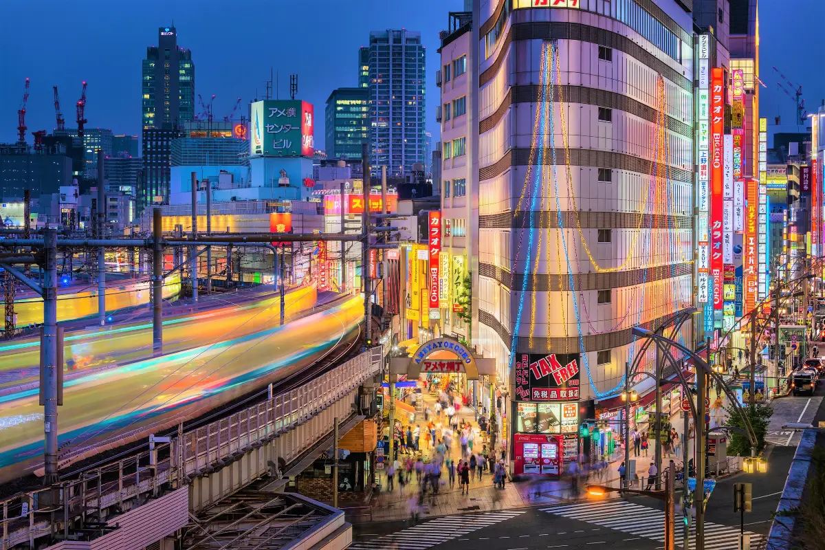 阿美橫町|必逛百貨公司 友都八喜(YODOBASHI)
