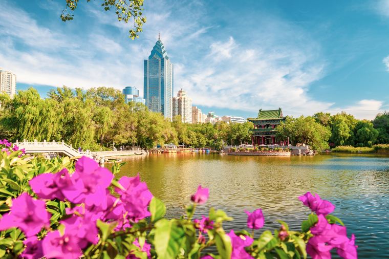 บรรยากาศฤดูร้อนในอูรุมชี