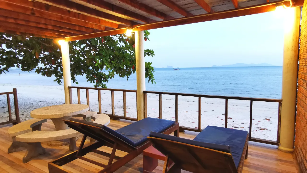  เกาะมุก ริเวียร่า บีชรีสอร์ท (Koh Mook Riviera Beach Resort)