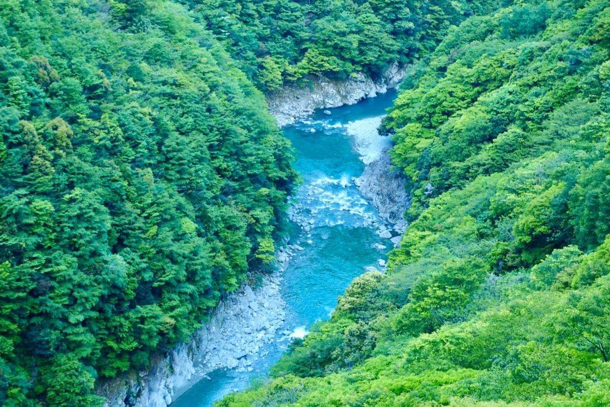 四國秘境祖谷溪，深谷藤橋與溫泉絕景