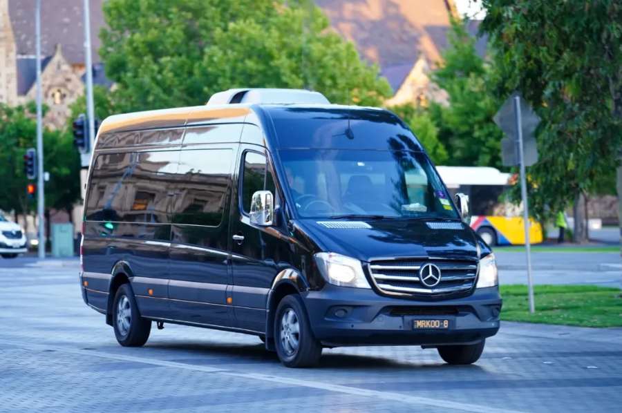 รถรับส่งสนามบิน