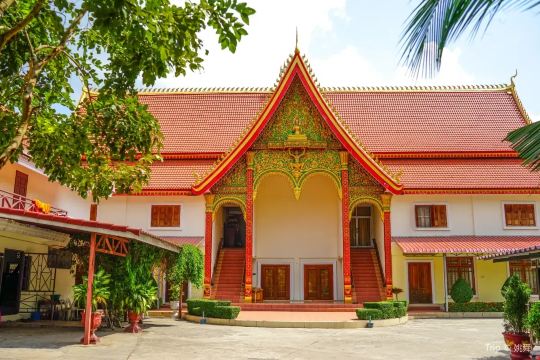 รวม 15 วัดในลาว 2569 สวยระดับโลก สายบุญ สายมู ห้ามพลาด | Trip.com