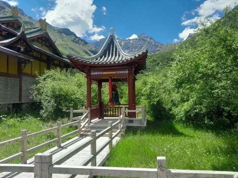 วิธีเที่ยวหวงหลง 2569 กระเช้า รถชมวิว เส้นทางเดิน และการเดินทาง | Trip.com