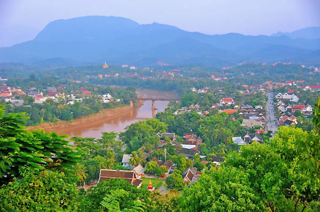 เที่ยว ลาว