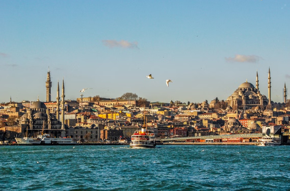 Can you leave the airport during a layover - Istanbul
