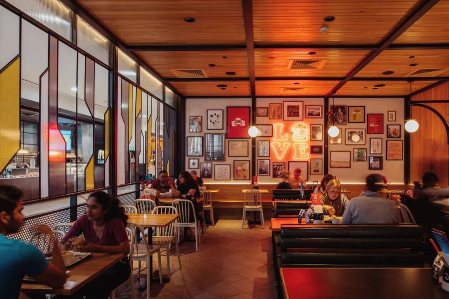 Dining and shopping at Melbourne Airport