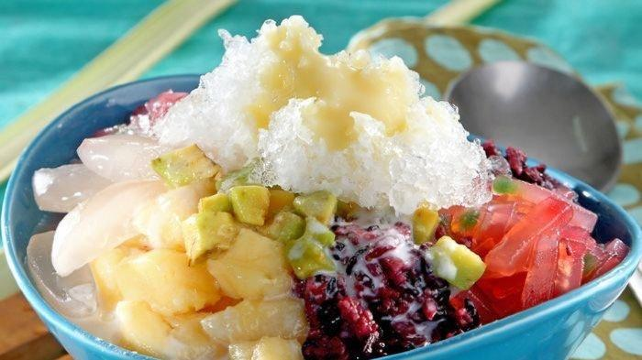 A bowl of es campur bali