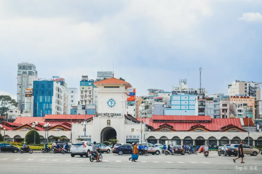outside of Ben Thanh Market