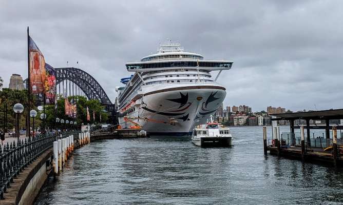 Sydney Cruise Terminals: Circular Quay and White Bay