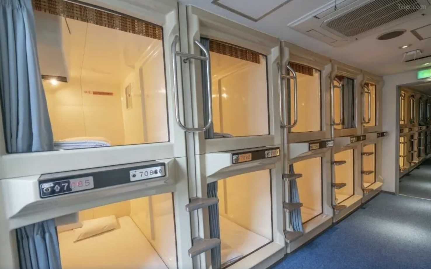 도쿄 캡슐호텔 2인실