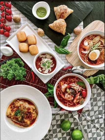 A la Carte Menu gibt es ebenfalls in manchen Flughafen Changi Lounges