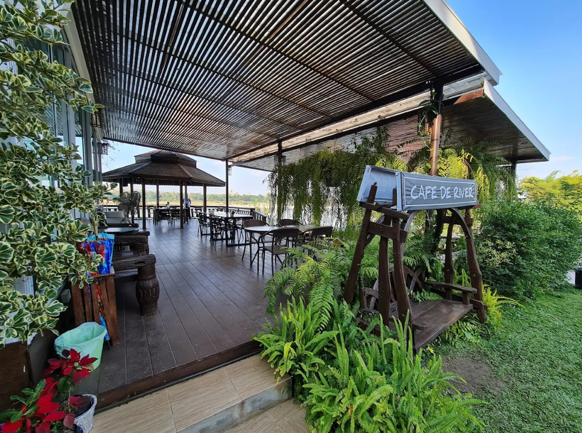 คาเฟ่ริมน้ำเชียงคาน