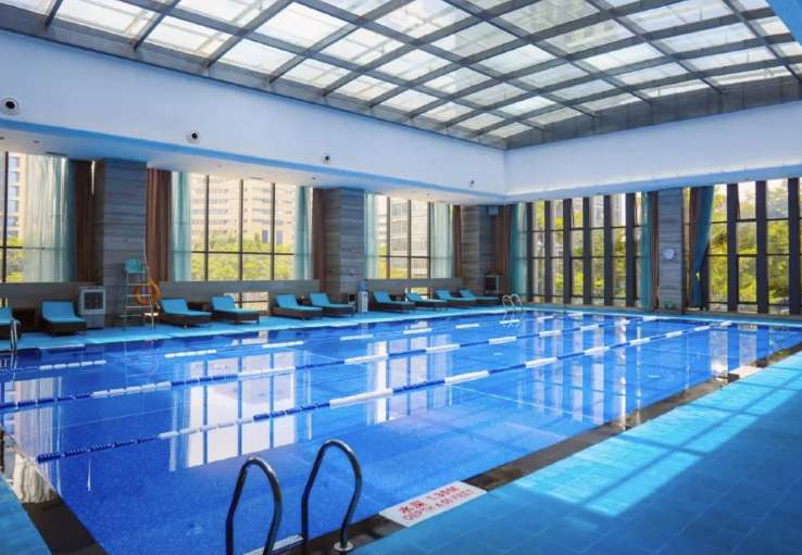 深圳龍崗珠江皇冠假日酒店