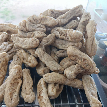 A big stack of keropok lekor losong