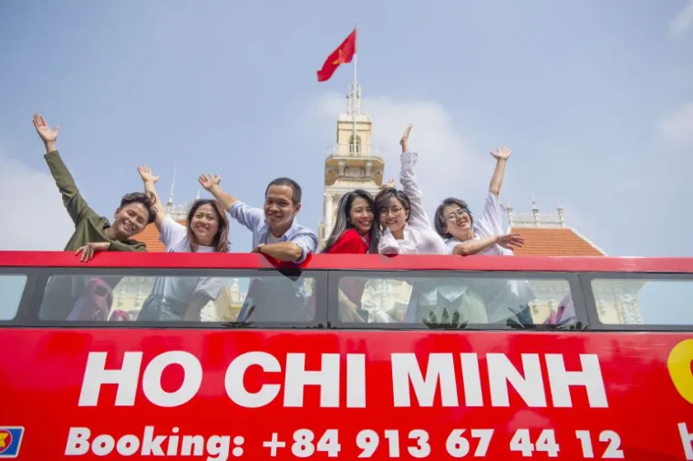 bus tour at ho chi minh city