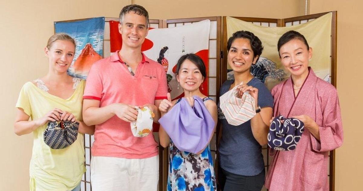 Using Furoshiki Wrapping Cloths