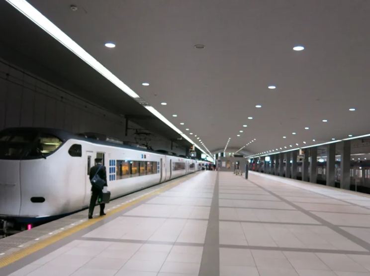 Japanese Train Platform