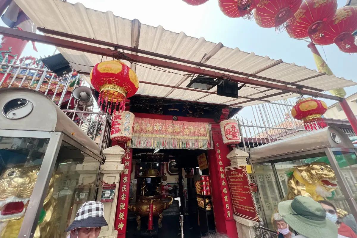 ข้อควรรู้ก่อนมาศาลเจ้าพ่อเสือเสาชิงช้า