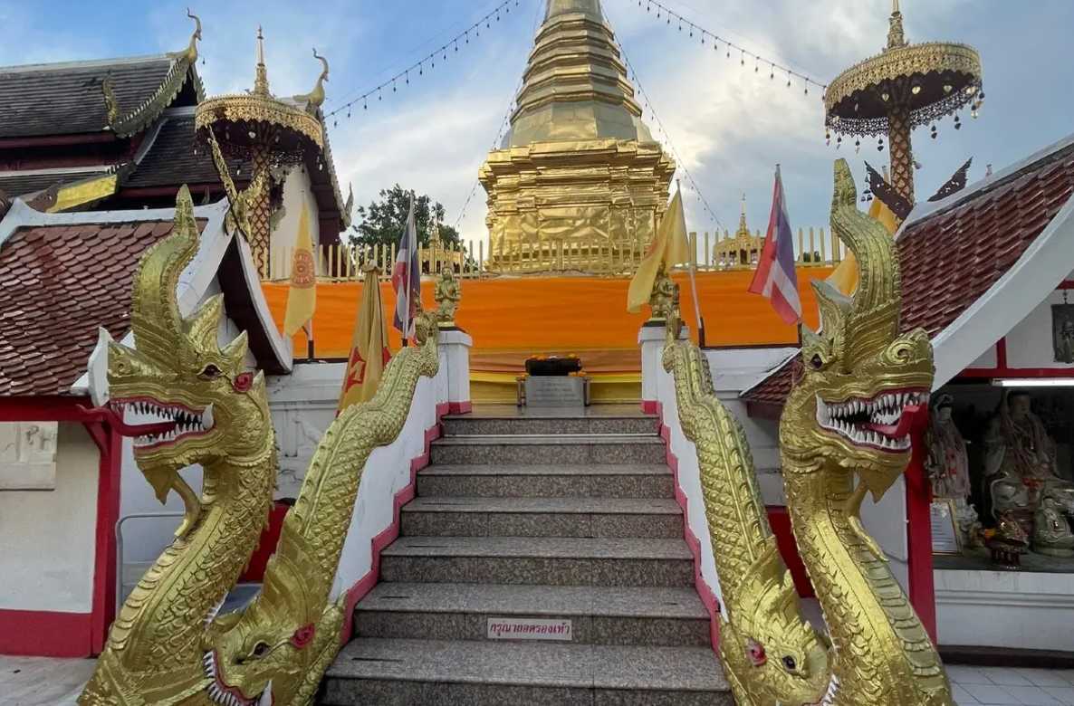 หลวงพ่อทันใจ วัดพระธาตุดอยคำ