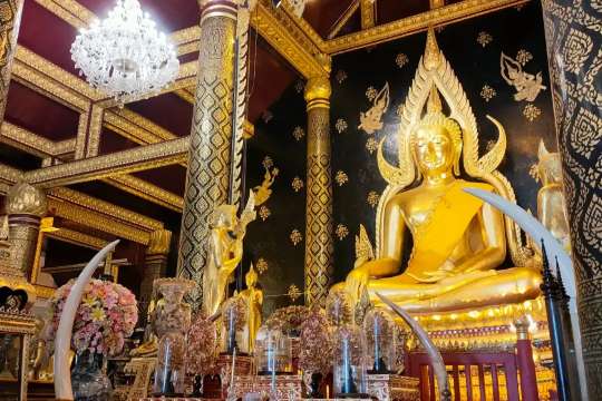 วัดพระศรีรัตนมหาธาตุวรมหาวิหาร (วัดใหญ่)