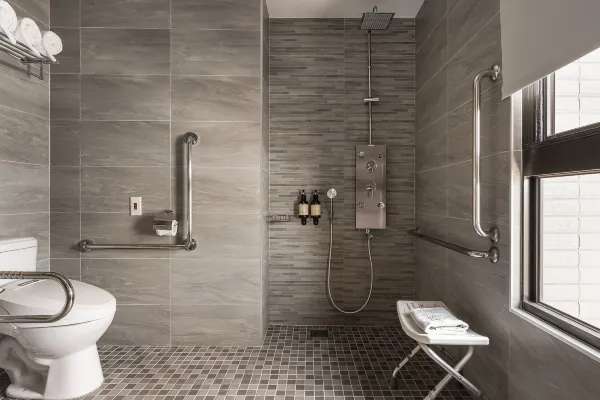 駁二住宿｜塩•泊思行旅