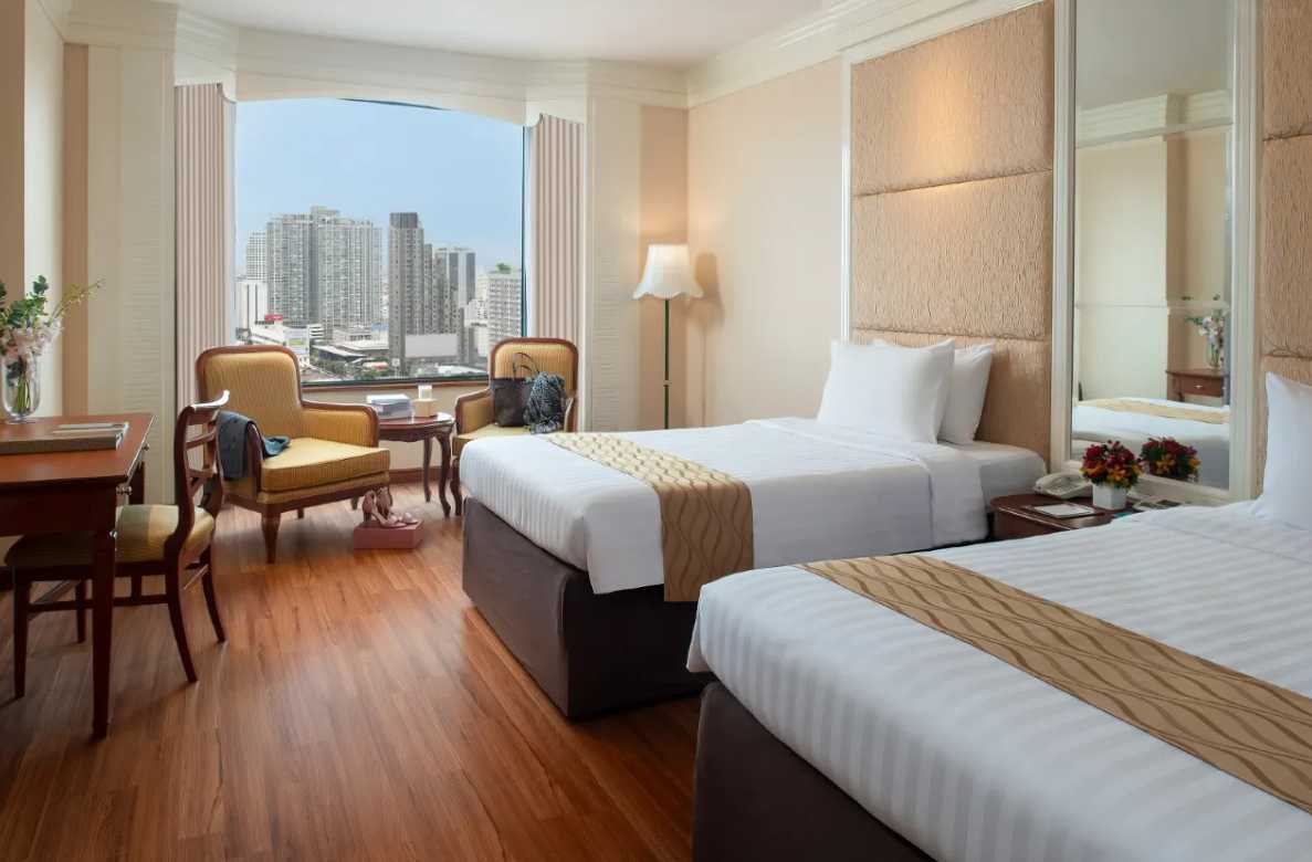 โรงแรม ดิ เอมเมอรัลด์