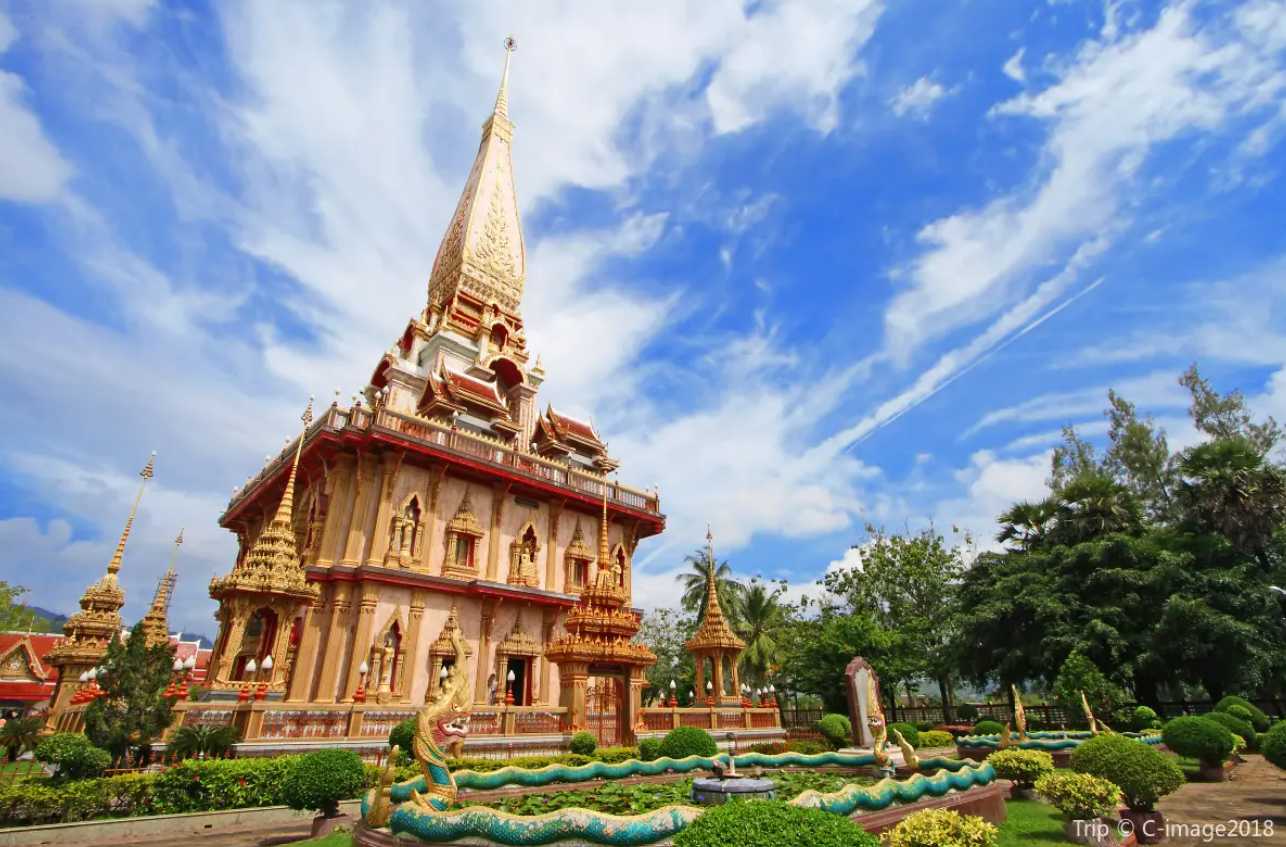 วัดฉลอง